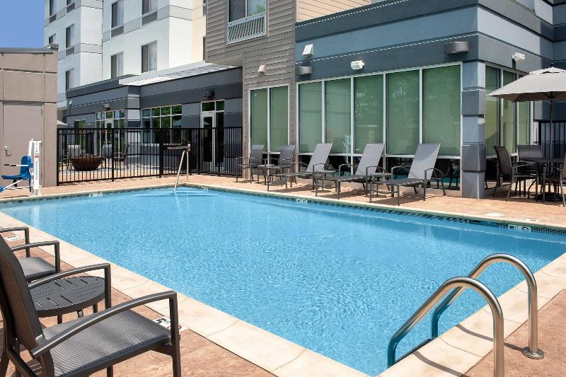 Fairfield Inn & Suites by Marriott Knoxville Lenoi image