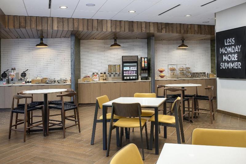 Fairfield Inn & Suites by Marriott Knoxville Lenoi image