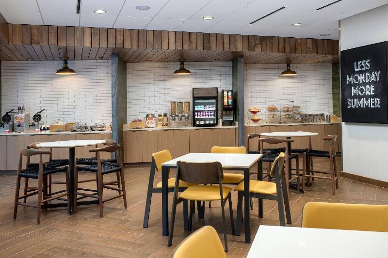 Fairfield Inn & Suites by Marriott Knoxville Lenoi image