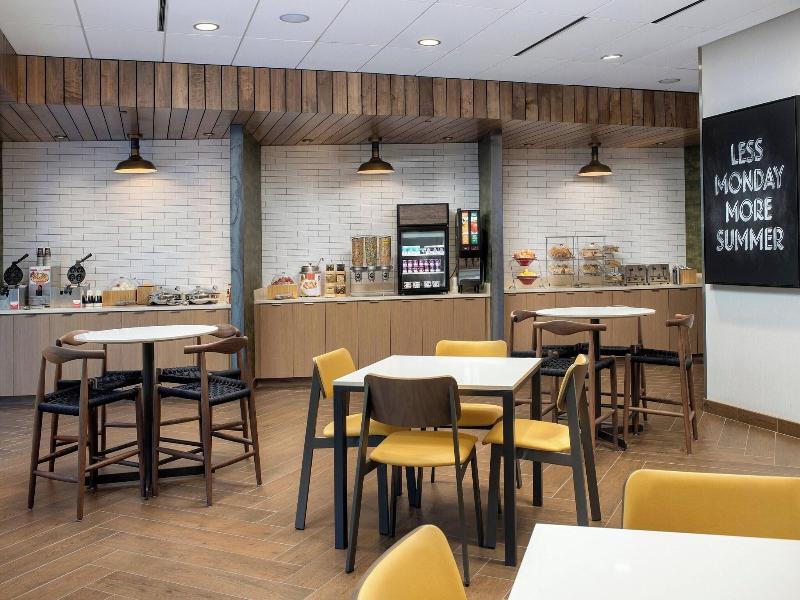Fairfield Inn & Suites by Marriott Knoxville Lenoi