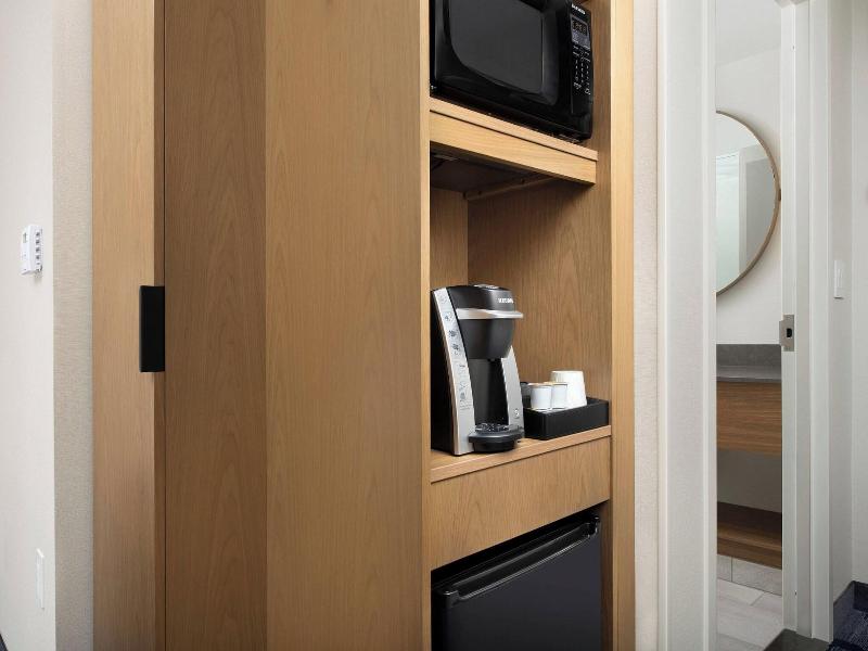 Fairfield Inn & Suites by Marriott Knoxville Lenoi image