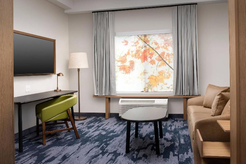 Fairfield Inn & Suites by Marriott Knoxville Lenoi image