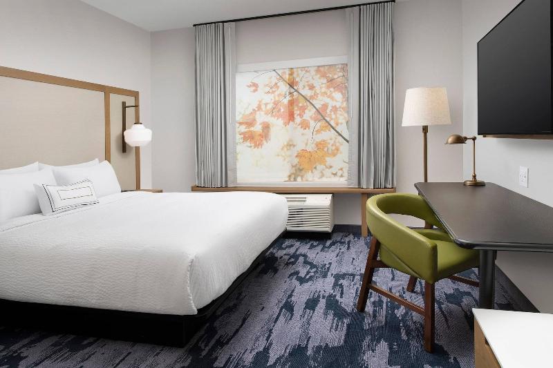 Fairfield Inn & Suites by Marriott Knoxville Lenoi image