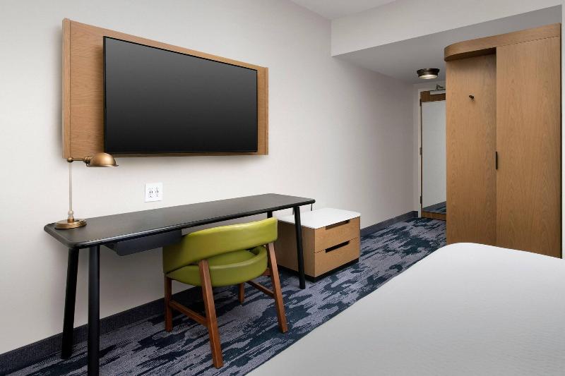 Fairfield Inn & Suites by Marriott Knoxville Lenoi image