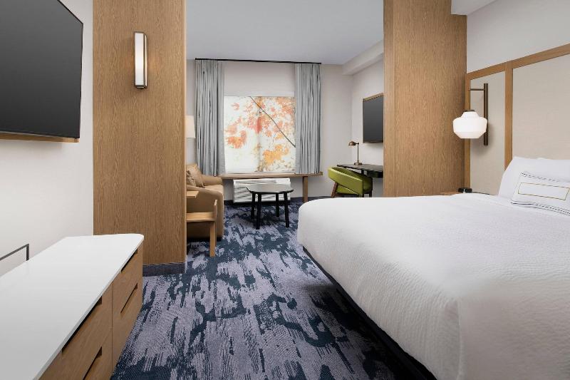 Fairfield Inn & Suites by Marriott Knoxville Lenoi image