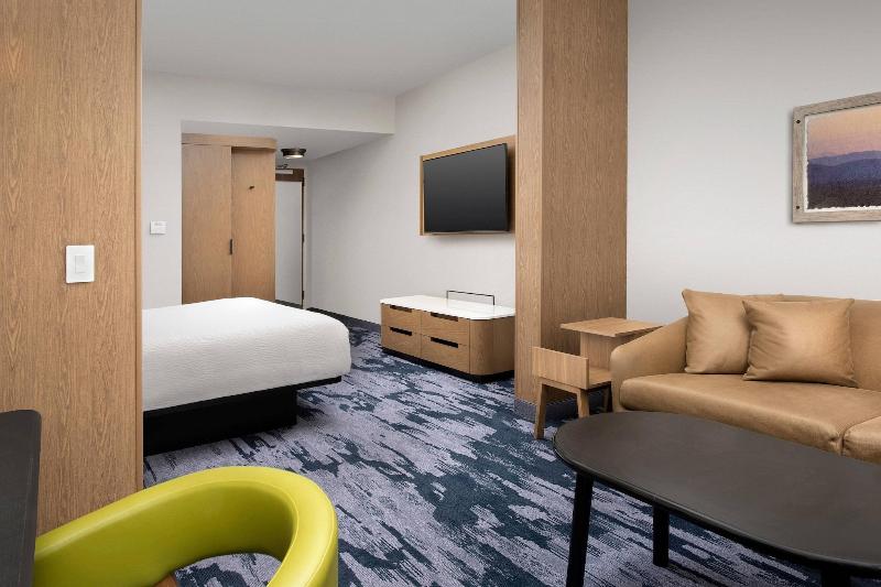 Fairfield Inn & Suites by Marriott Knoxville Lenoi image