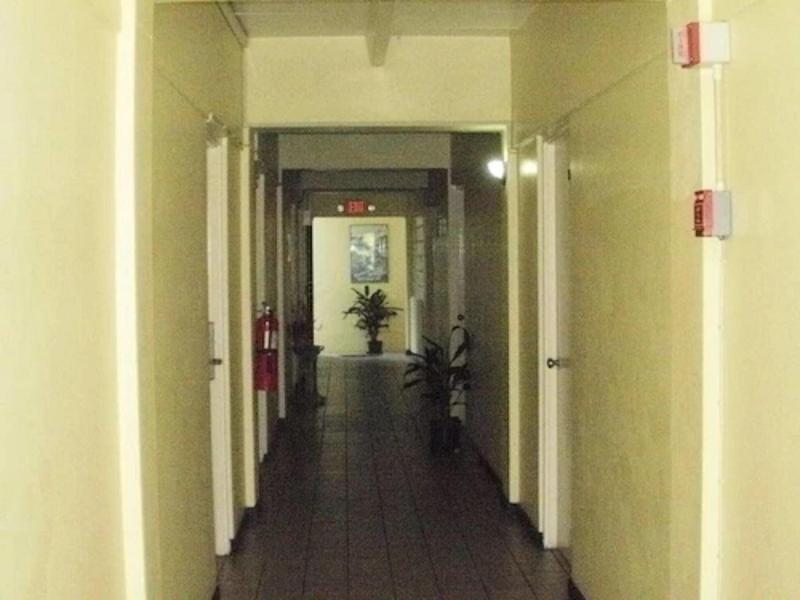 Pineapple Court Hotel image