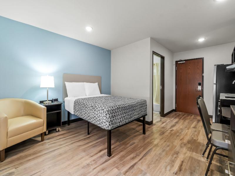 Woodspring Suites Memphis East I-40 image