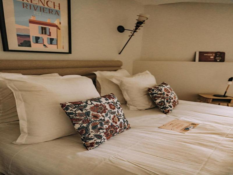 Ariane Hotel image