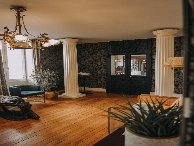 Ariane Hotel image