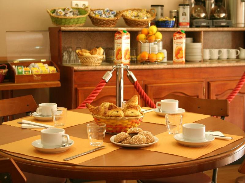Le Dauphin Hotel image
