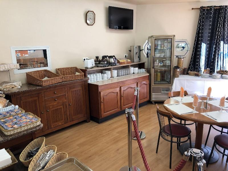 Le Dauphin Hotel image