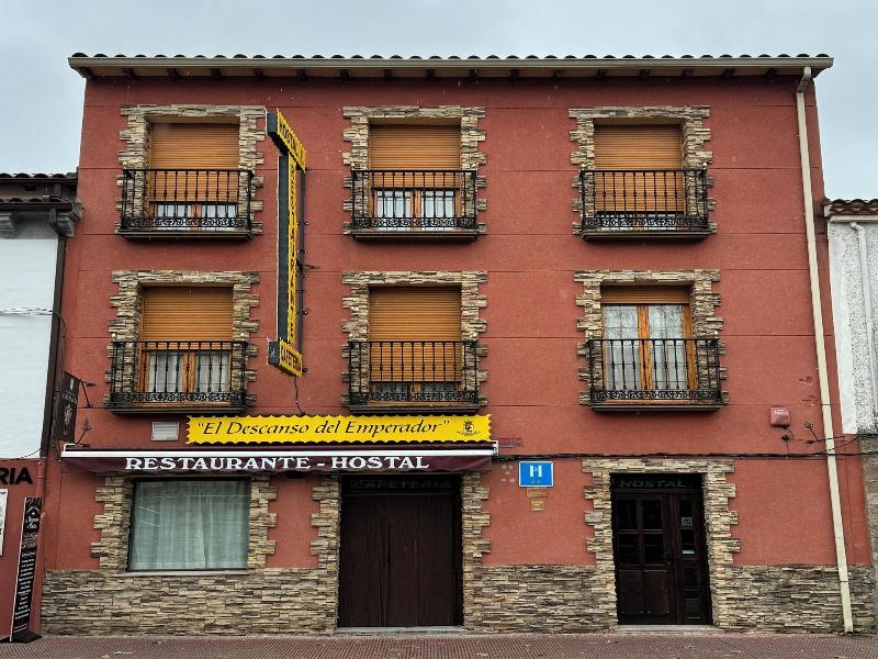 Hostal El Descanso Del Emperador image