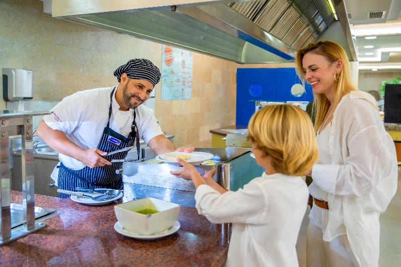 Hotel Servigroup Romana image