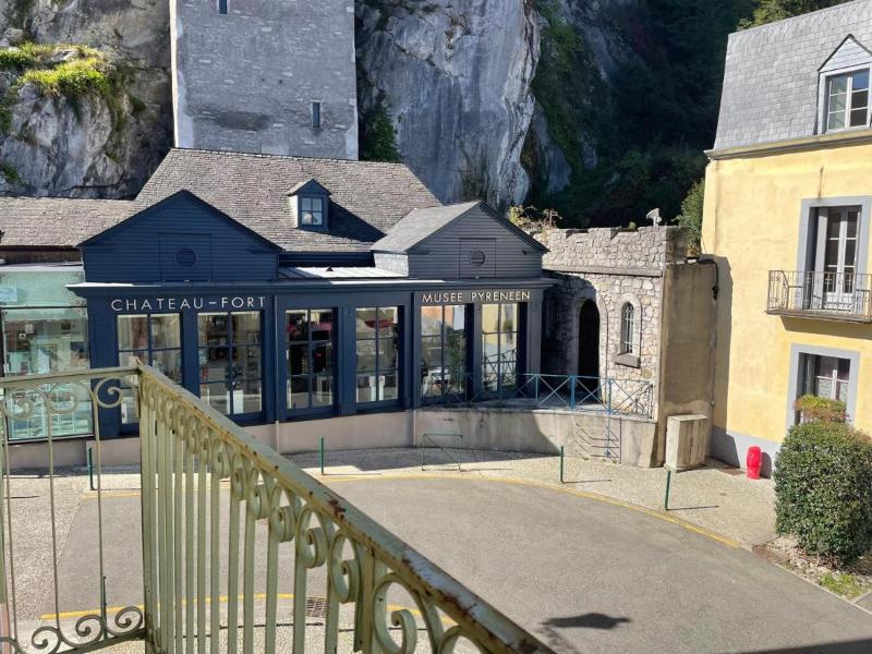Castel De Mirambel image