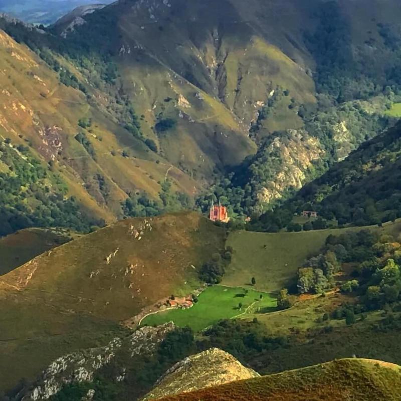 Hotel Peñalba image