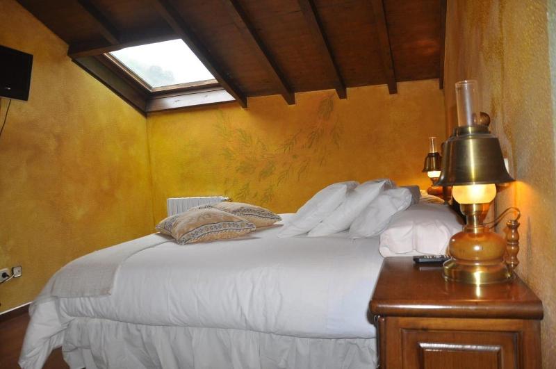 Hotel Peñalba image