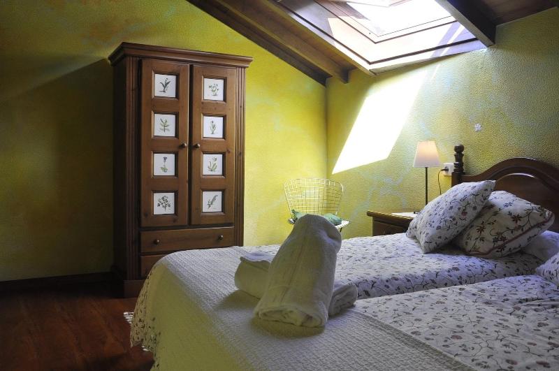 Hotel Peñalba image