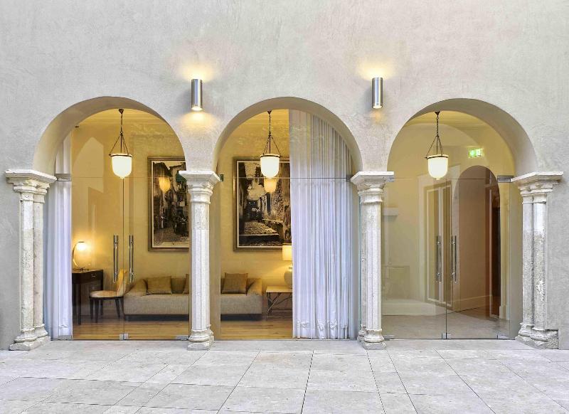 Stay in style at Santiago De Alfama - Boutique Hotel