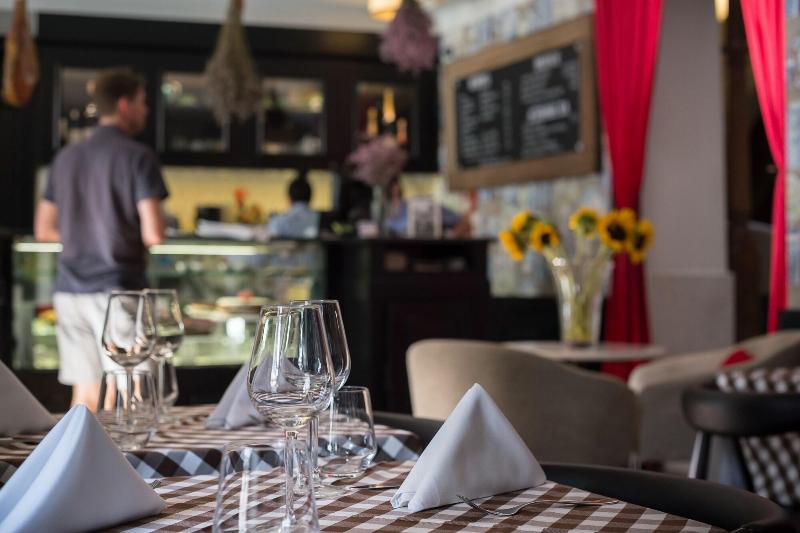 Stay in style at Santiago De Alfama - Boutique Hotel