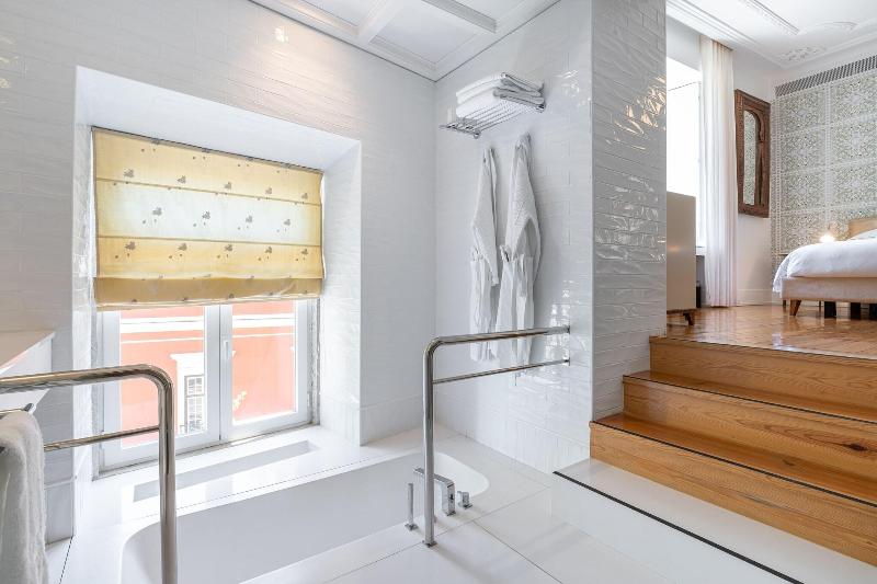 Stay in style at Santiago De Alfama - Boutique Hotel