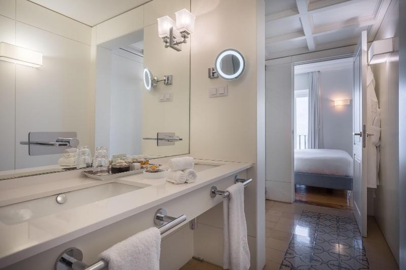 Stay in style at Santiago De Alfama - Boutique Hotel