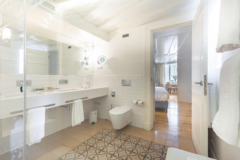 Stay in style at Santiago De Alfama - Boutique Hotel