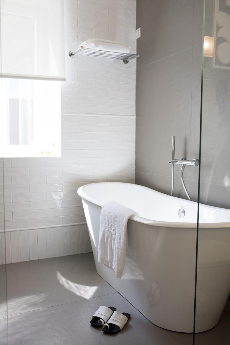 Stay in style at Santiago De Alfama - Boutique Hotel