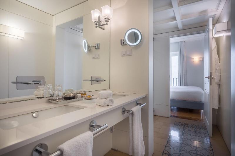 Stay in style at Santiago De Alfama - Boutique Hotel