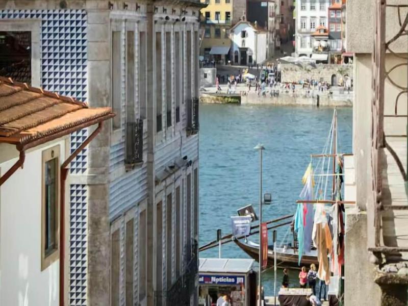Porto Views & Wines by Porto City Hosts image