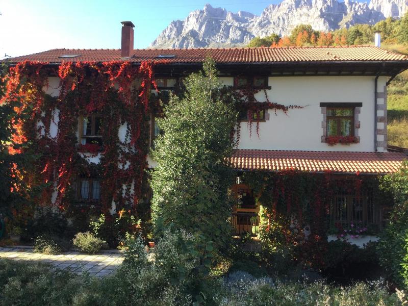 Hotel Rural Picos De Europa image