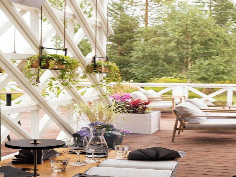 Arctic Treehouse Hotel image