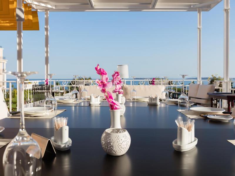 Premier Fort Beach Hotel image