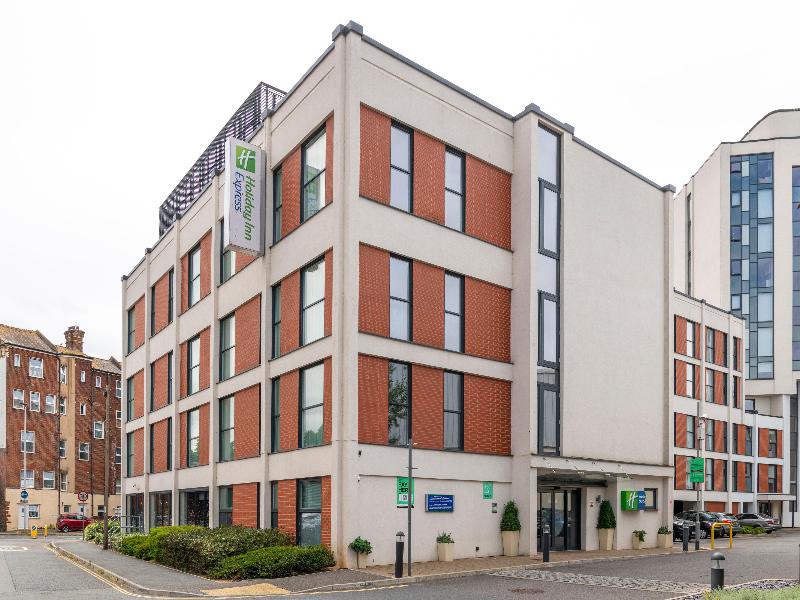 Holiday Inn Express Exeter - City Centre image
