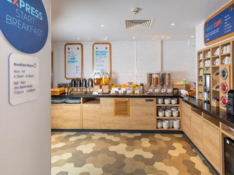 Holiday Inn Express Exeter - City Centre image