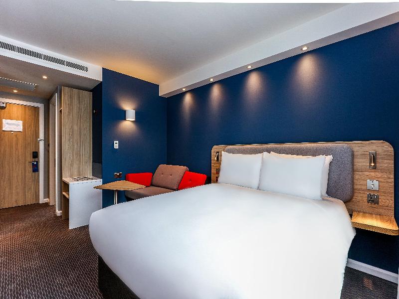 Holiday Inn Express Exeter - City Centre image