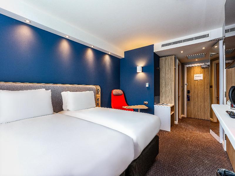 Holiday Inn Express Exeter - City Centre image