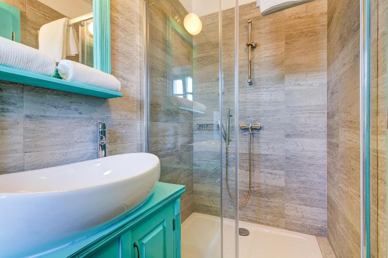 Heritage Hotel Chersin image
