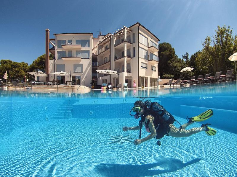 Premantura Resort image