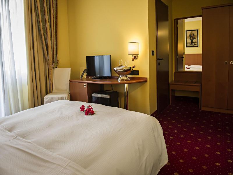 Hotel Cinzia image