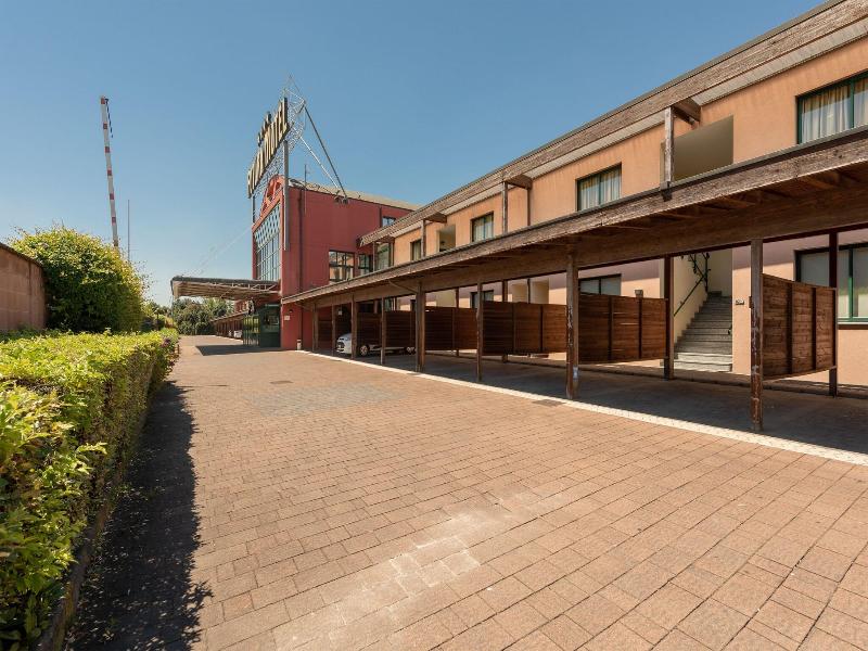 Futura Motel image