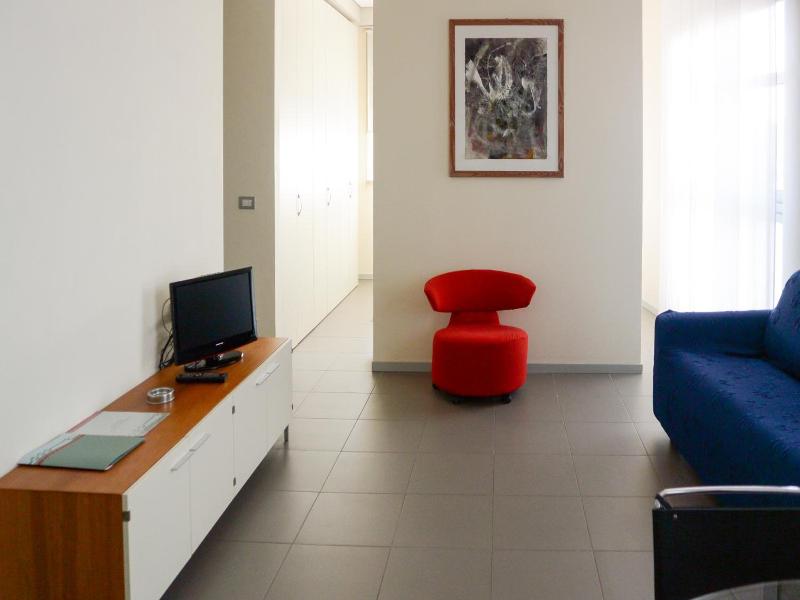 Vista Hotel & Residence image