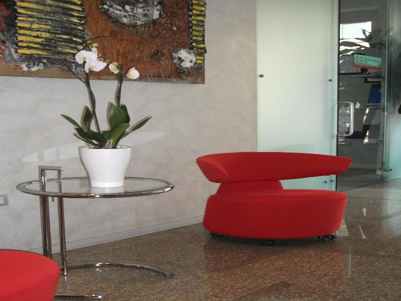 Vista Hotel & Residence image