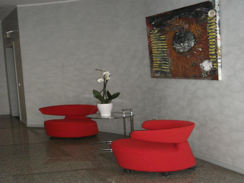 Vista Hotel & Residence image