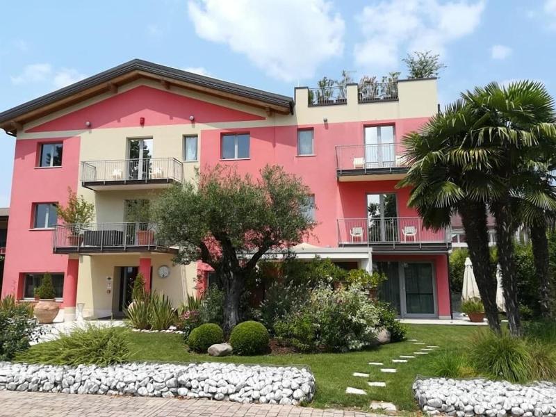 La Grotta Hotel image