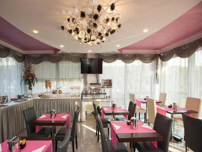La Grotta Hotel image
