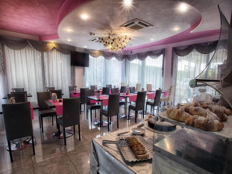 La Grotta Hotel image