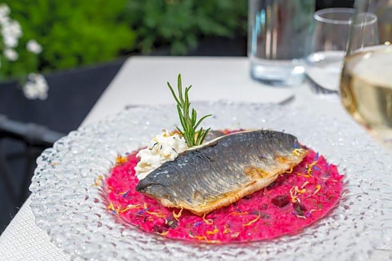 Hotel Residence Restaurant Mavie image