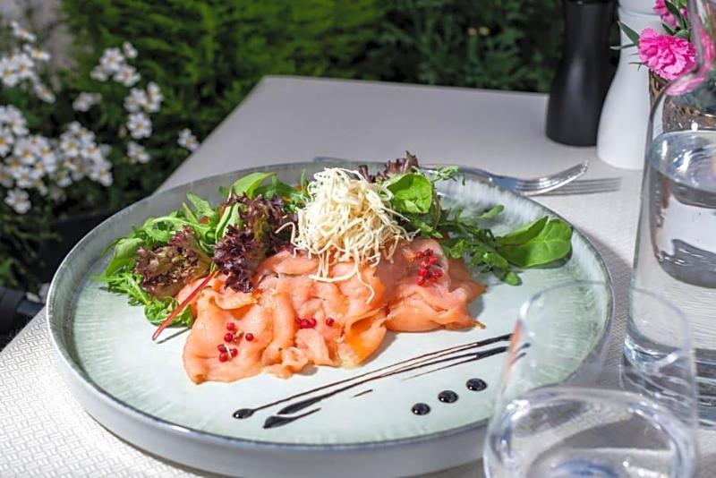 Hotel Residence Restaurant Mavie image
