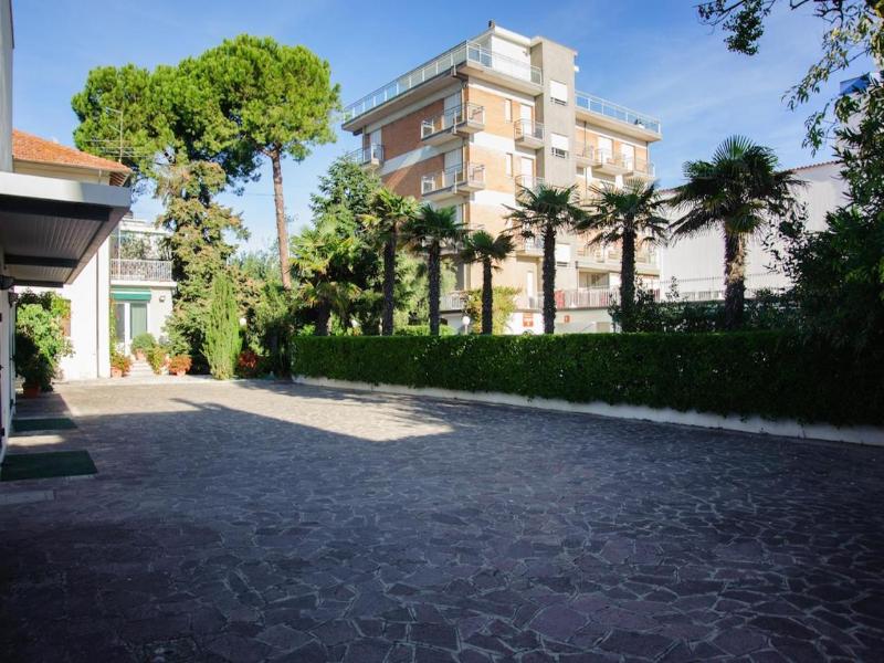 Hotel Nautic B&B image